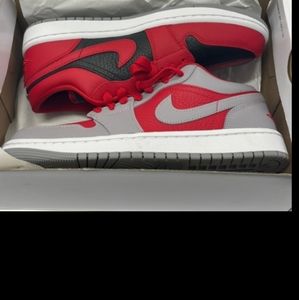 Nike Women's Low-Top Sneakers in Red and Gray